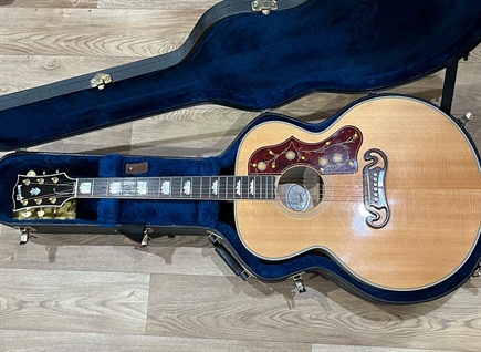 07' Gibson J200 acoustic/elec guitar, flame maple , excellent condition.
